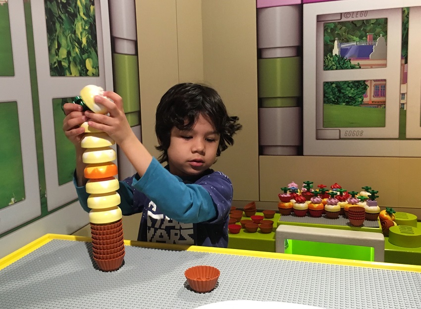Building giant cupcakes at Lego Discovery Centre