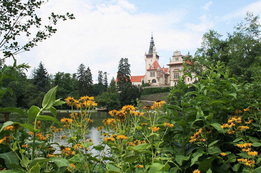 Fairytale beauty at Průhonice Park