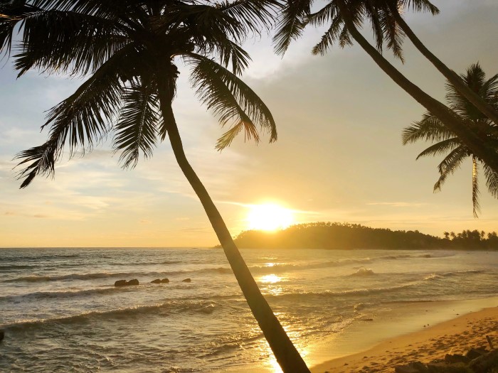 Sunset on Mirissa Beach - Family-friendly surfing in Sri Lanka